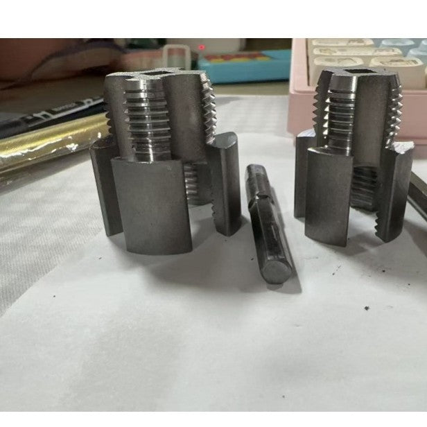 Universal Water Pipe Threading Tool