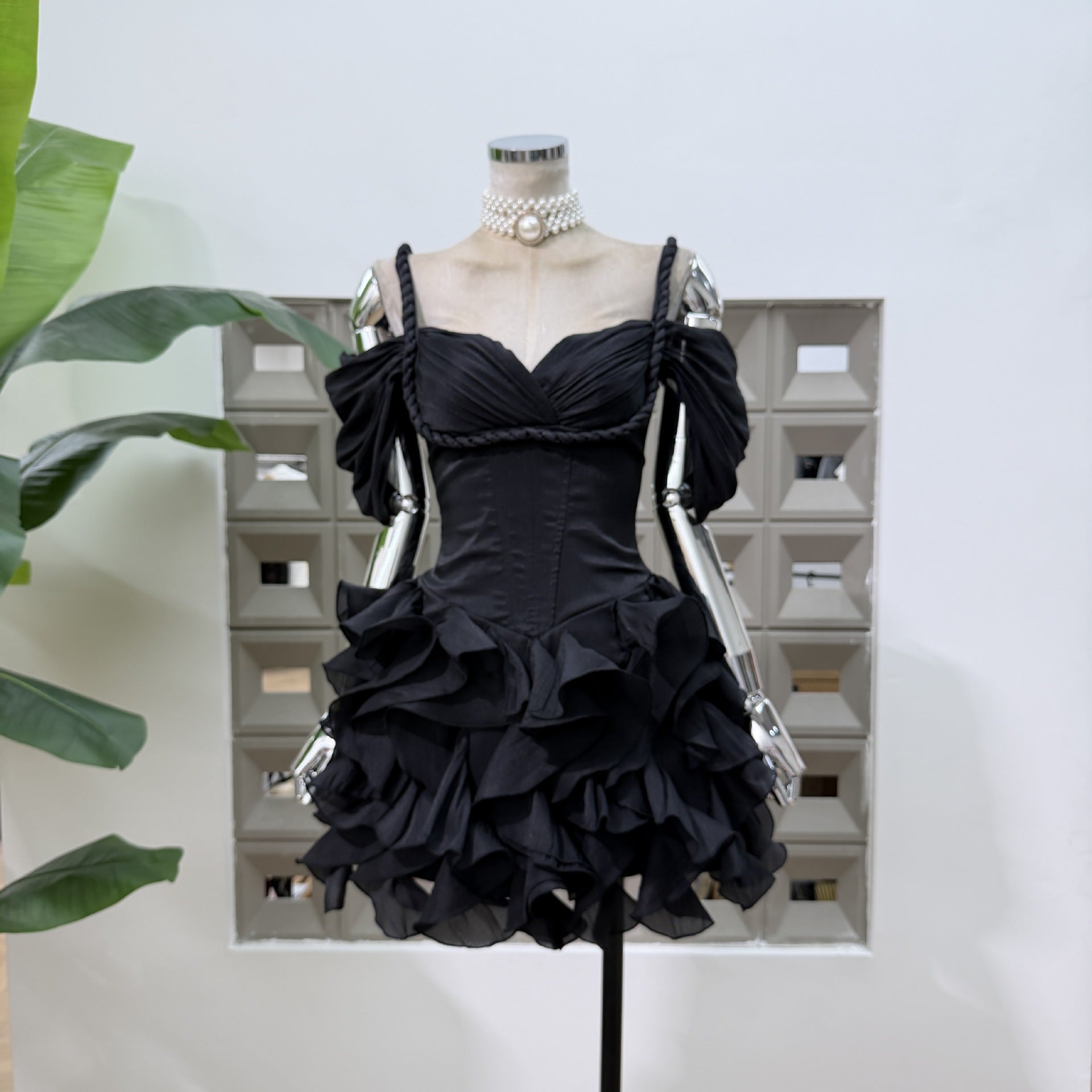 Backless Kelp-trimmed One-shoulder Hand-knit Twist Shoulder Strap Waist Dress With Shorts Of The Same Color